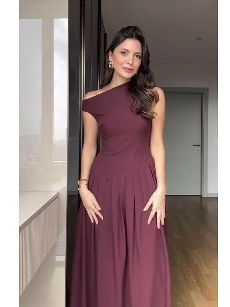 Robe Élégante  à Col Asymétrique – Taille Haute & Ourlet Plissé Chic pour Femme Chrétienne 2026