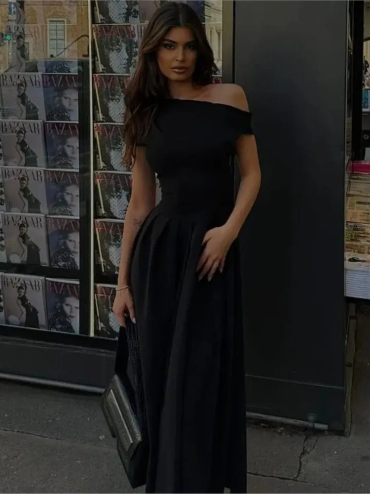 Robe Élégante  à Col Asymétrique – Taille Haute & Ourlet Plissé Chic pour Femme Chrétienne 2026