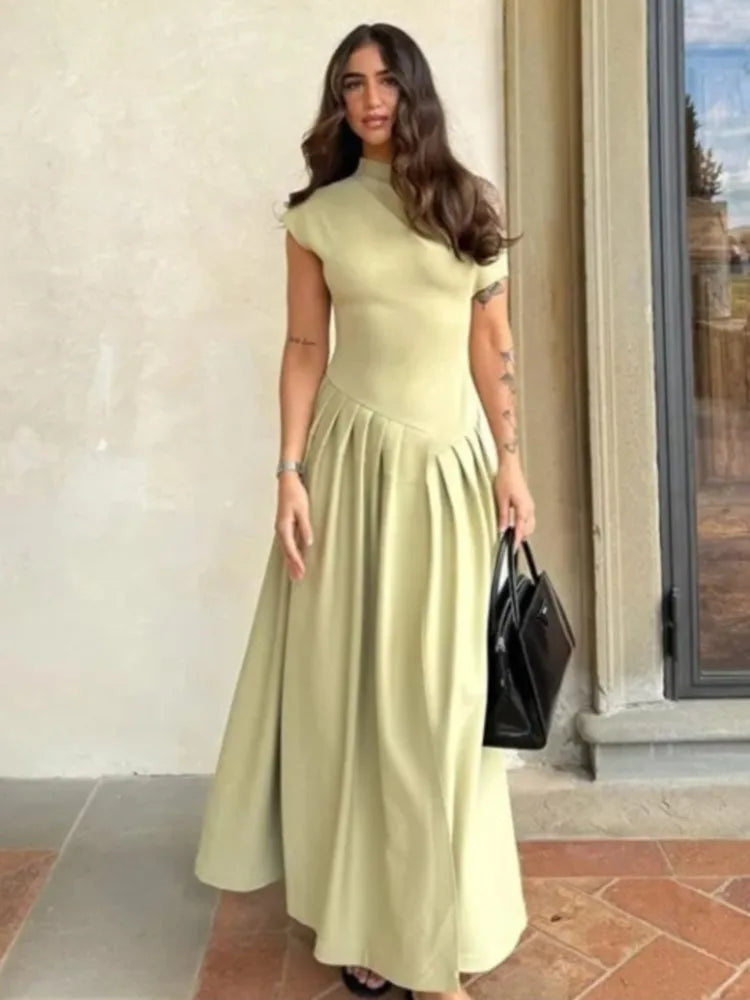 Robe Élégante  à Col Asymétrique – Taille Haute & Ourlet Plissé Chic pour Femme Chrétienne 2026