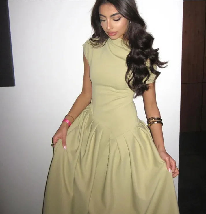 Robe Élégante  à Col Asymétrique – Taille Haute & Ourlet Plissé Chic pour Femme Chrétienne 2026