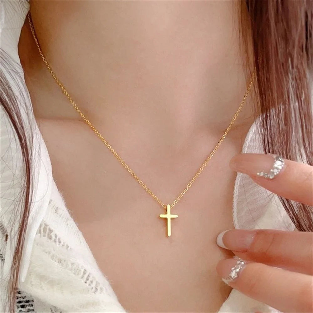 Collier Chrétien Croix de Jésus en Acier Inoxydable – Faith & Life