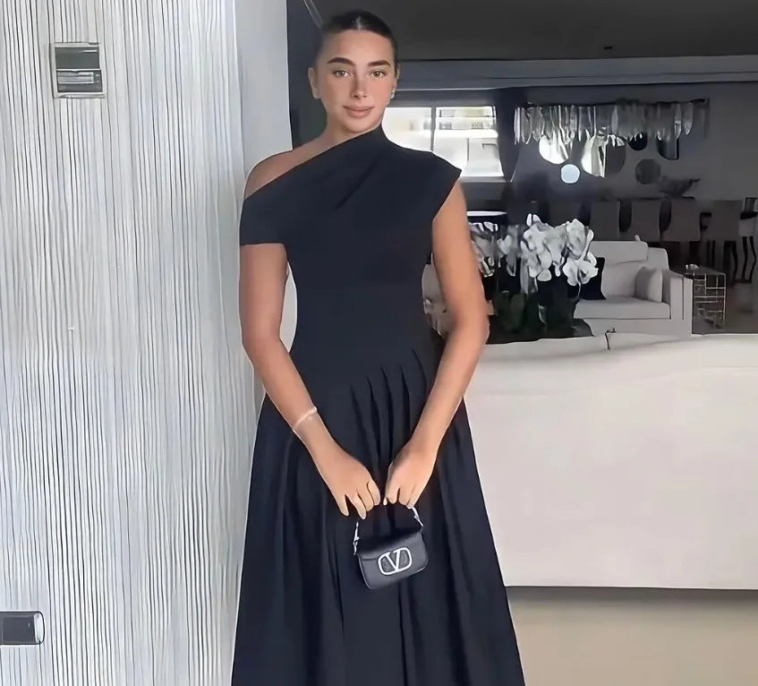 Robe Élégante  à Col Asymétrique – Taille Haute & Ourlet Plissé Chic pour Femme Chrétienne 2026