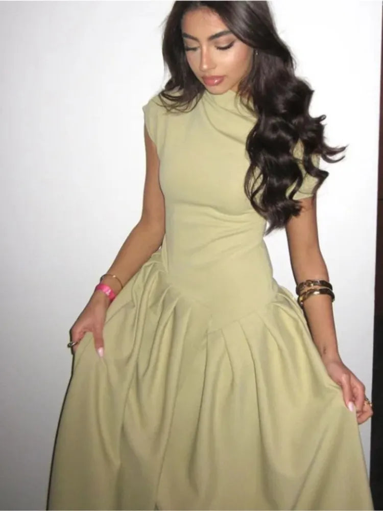Robe Élégante  à Col Asymétrique – Taille Haute & Ourlet Plissé Chic pour Femme Chrétienne 2026